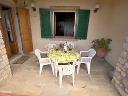 Authentic Farmhouse with Pool, Hot Tub, Playground, Garden