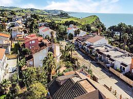 A Sun-drenched Holiday Apartment Near the Sicilian Coastline