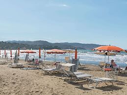 Lovely Holiday Home in Giannella near Beach