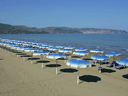 Lovely Holiday Home in Giannella near Beach