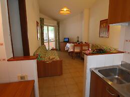 Lovely Holiday Home in Giannella near Beach