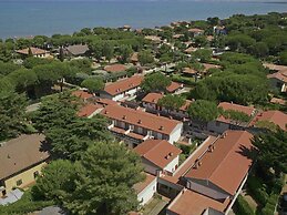 Lovely Holiday Home in Giannella near Beach