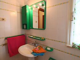 Lovely Holiday Home in Giannella near Beach