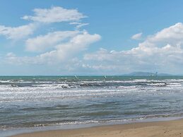 Lovely Holiday Home in Giannella near Beach