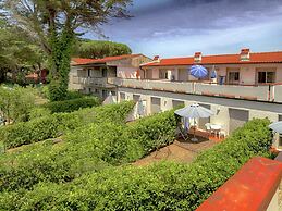 Lovely Holiday Home in Giannella near Beach
