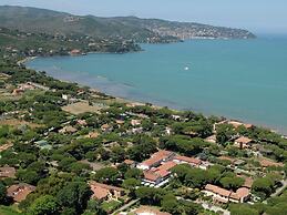 Lovely Holiday Home in Giannella near Beach