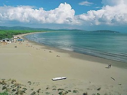 Lovely Holiday Home in Giannella near Beach