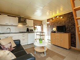 Charming Cottage in Stoumont With Colourful Garden