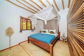 Shanuo Beach Bungalows