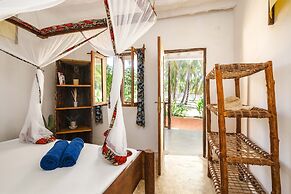 Shanuo Beach Bungalows