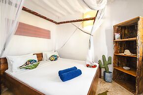 Shanuo Beach Bungalows