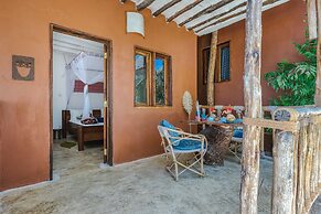 Shanuo Beach Bungalows