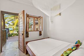 Shanuo Beach Bungalows