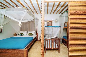 Shanuo Beach Bungalows