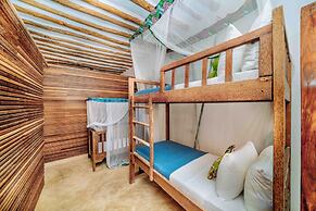 Shanuo Beach Bungalows