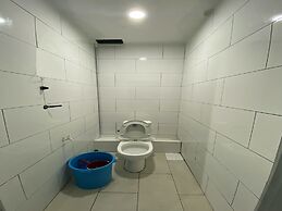 SPOT ON 90077 Cherry's Lodge