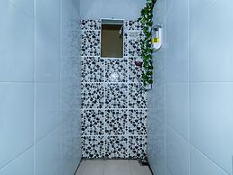 SPOT ON 90042 One Plaza Eco Hotel