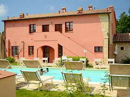 Cosy Apartment With Swimming Pool and Garden Close to Volterra and S G