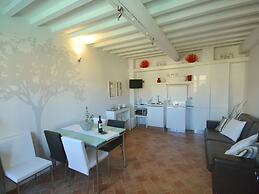 Cosy Apartment With Swimming Pool and Garden Close to Volterra and S G