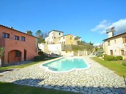 Cosy Apartment With Swimming Pool and Garden Close to Volterra and S G