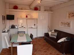 Cosy Apartment With Swimming Pool and Garden Close to Volterra and S G