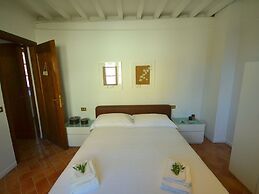 Cosy Apartment With Swimming Pool and Garden Close to Volterra and S G
