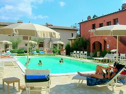 Cosy Apartment With Swimming Pool and Garden Close to Volterra and S G