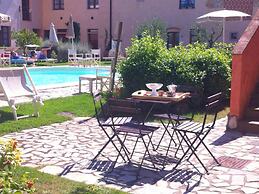 Cosy Apartment With Swimming Pool and Garden Close to Volterra and S G