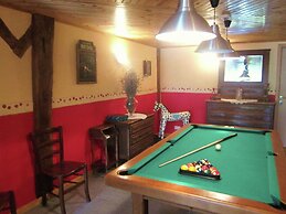 Charming Apartment in Sensenruth with Hot Tub