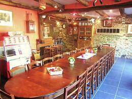 Charming Apartment in Sensenruth with Hot Tub