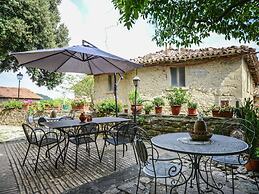 Royal Holiday Home With Swimming Pool