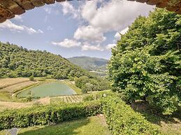 Attractive Farmhouse in Tuscany With Swimming Pool