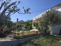 Detached Holiday House few Steps From the Beach