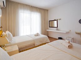 Villa in Albufeira With Private Pool