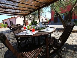 Spacious Farmhouse near Montalto di Castro with Shared Pool