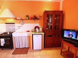 Spacious Farmhouse near Montalto di Castro with Shared Pool