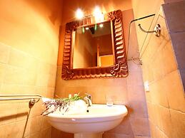 Spacious Farmhouse near Montalto di Castro with Shared Pool