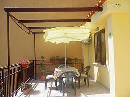 Boutique Apartment in Pjescana Uvala With Balcony