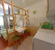 Boutique Apartment in Pjescana Uvala With Balcony