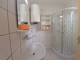 Boutique Apartment in Pjescana Uvala With Balcony