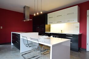 Luxury Cottage in Vaux-sur-Sûre with Hot Tub