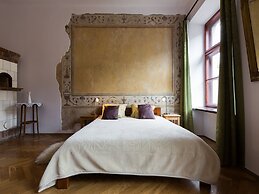 Sunny Studio in the Old Town Near the Main Square