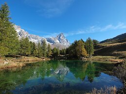 Matterhorn View Apartment in Breuil-Cervinia near Ski Area