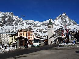Matterhorn View Apartment in Breuil-Cervinia near Ski Area