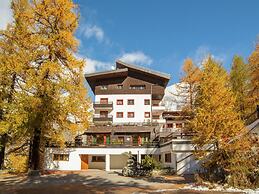Matterhorn View Apartment in Breuil-Cervinia near Ski Area