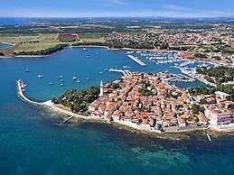 Splendid Holiday Home in Novigrad With Barbecue