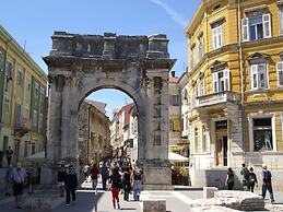 Charming Holiday Home in Pula Near Beach