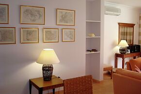 Spacious Apartment in Quarteira With Swimming Pool