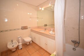 Spacious Apartment in Quarteira With Swimming Pool
