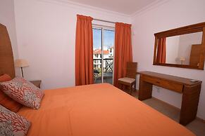 Spacious Apartment in Quarteira With Swimming Pool